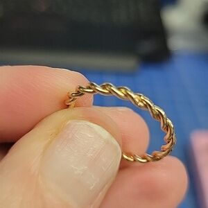 Rope Gold Tone Ring Size 8